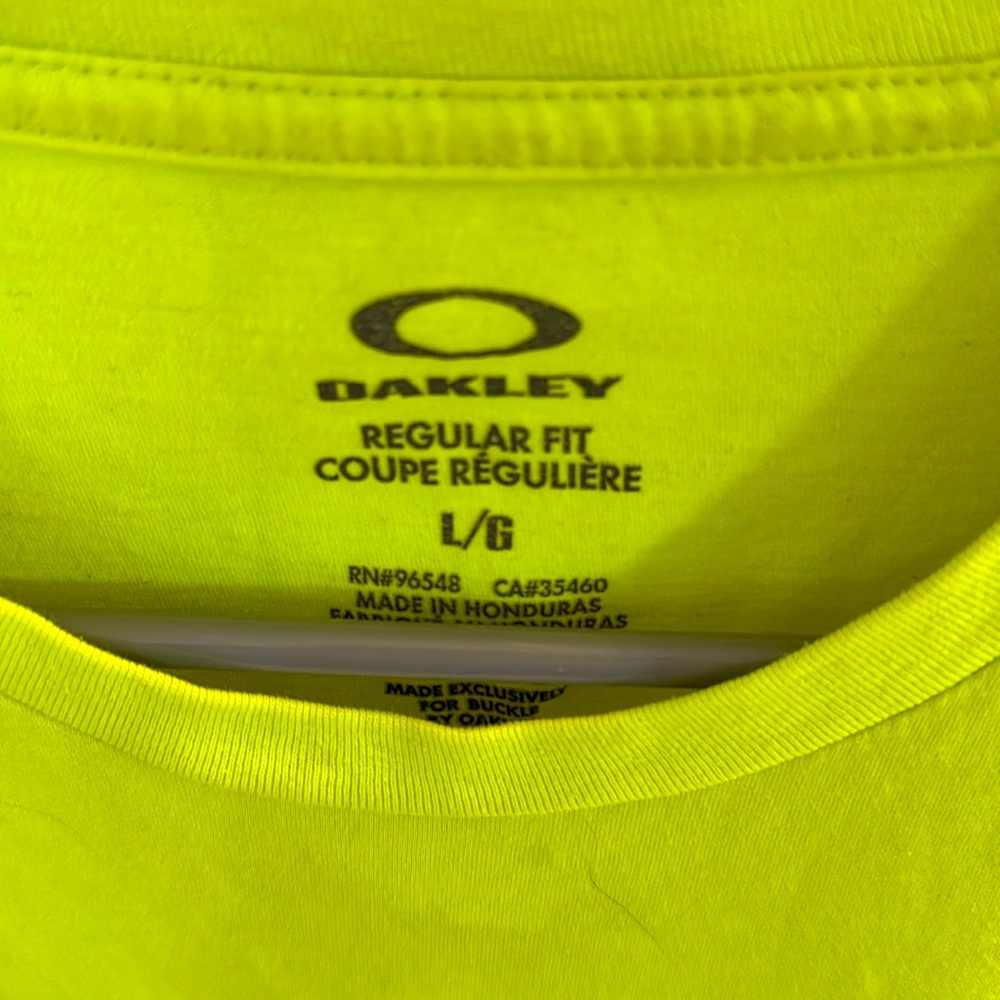 Oakley - Picture 2 of 3